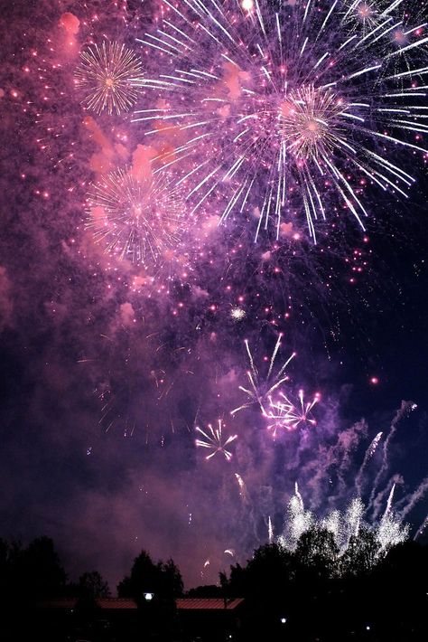 Aesthetic Fireworks, Fireworks Aesthetic, Landscape Aesthetic, Fireworks Pictures, Aesthetic Landscape, City Pop, Fire Works, The Embrace, Random Photos