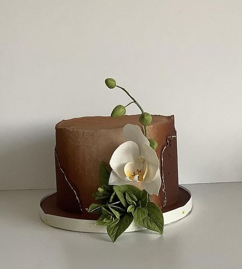 Cake With Orchids, Orchid Cake, Brown Cake, Chocolate Truffle Cake, Chocolate Sponge Cake, Cake Truffles, Chocolate Truffles, Cake Art, Daily Inspiration