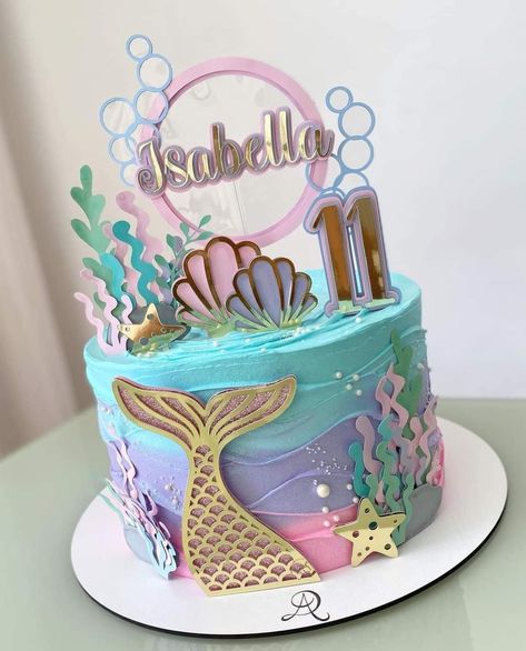 Mermaid Birthday Cakes, Mermaid Cake Topper, Christmas Holiday Cake, Ladybug Birthday, Heart Shaped Cakes, Mermaid Cakes, Pool Birthday Party, Girl Cake, Mermaid Birthday Party