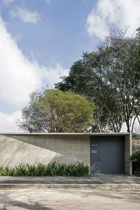 Metro Arquitetos Associados, Leonardo Finotti · Art Pavilion · Divisare Design Exterior, Architecture Exterior, Facade Architecture, Gate Design, Facade House, Residential Architecture, Contemporary Architecture, Interior Architecture Design, Landscape Architecture