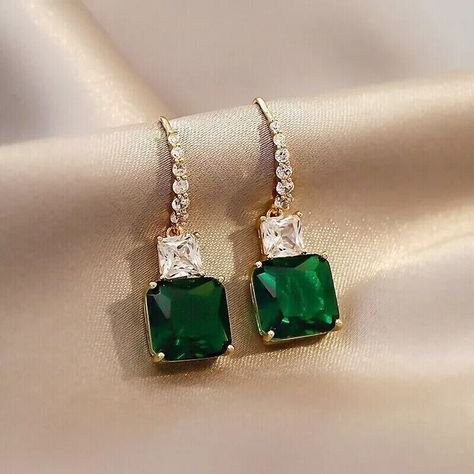 Square Crystal, Green Square, Beach Birthday, Ear Earrings, Sister Friends, Wedding Party Jewelry, Square Earrings Studs, Crystal Accessories, Girl Jewelry