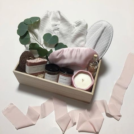 Sleep Box Gift, Spa Hamper Ideas, Robe And Slippers Gift Basket, Sleep Gift Basket Ideas, Soap Hampers, Spa Hamper, Robe And Slippers, Hamper Ideas, Bath Scrubs