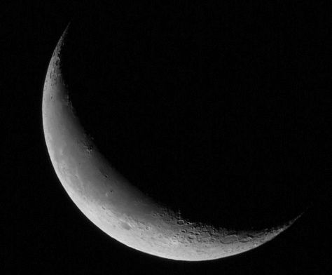 With the waning crescent phase, the moon is visible only 29% today. Tomorrow visibility will go down to 20%. Waning Crescent Phase, Waning Crescent, Marriage Astrology, Moon Phases, Crescent, The Moon, Astrology, Celestial Bodies, Moon