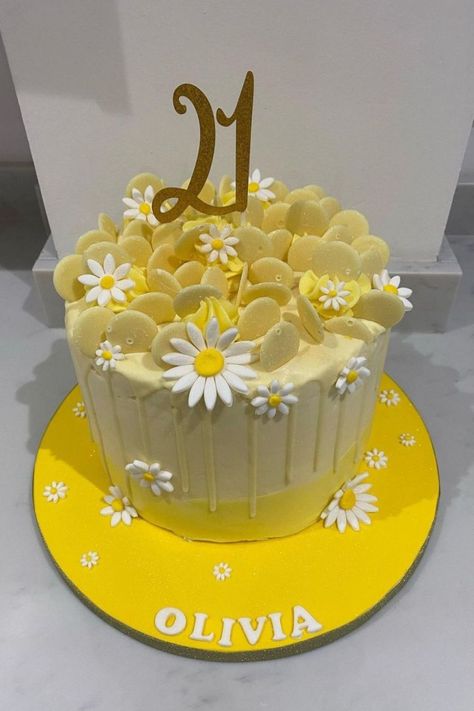 My daughter is turning 21 this year and I’ve been trying to find the perfect 21st birthday cake. I’m so lucky I found these 21st birthday ideas for her because they were super helpful! Yellow 21st Birthday Ideas, 21 Years Birthday Cake, 21st Birthday Cake Ideas For Her, 21 Birthday Cake Ideas For Her, Yellow Cakes Decoration, 21st Birthday Cake Ideas, 21st Birthday Cake For Girls, Cake Travel, Golden Birthday Cakes