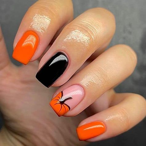 20 Super Easy Halloween Nails » Lady Decluttered Easy Halloween Nails Design, Pumpkin Nail, Pumpkin Nail Art, Halloween Nails Diy, Holloween Nails, Halloween Nails Easy, Simple Fall Nails, Cute Halloween Nails, Pumpkin Nails