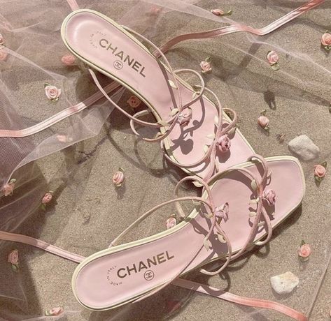 𝓜. on Twitter: "VINTAGE CHANEL HEELS.… " Chanel Heels, Pretty Heels, Heels Aesthetic, Dr Shoes, Funky Shoes, Pink Chanel, Fancy Shoes, Movie Fashion, Cute Heels