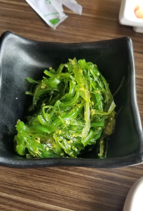 Seaweed salad. Salad Aesthetic, Seaweed Salad, Beautiful Food, Gut Health, Noodles, Nutrition, Salad, Diet, Ethnic Recipes