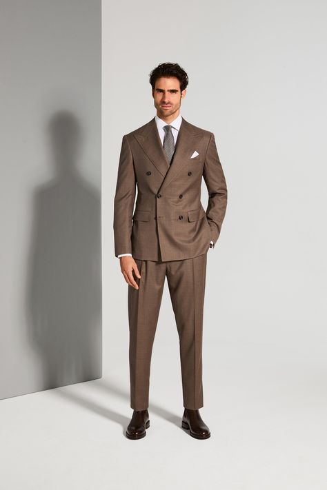 Men Tailored Suit, Formal Suits Men, Casual Wedding Attire, Classy Suits, Mode Costume, Green Suit, Brown Suits, How To Look Handsome, Fashion Suits For Men