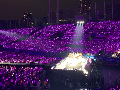 Itzy Ocean, Itzy Concert Ocean, Itzy Concert, Concert Crowd, Dream Vision Board, Abs And Cardio Workout, Concert Aesthetic, Dream Concert, Purple Love