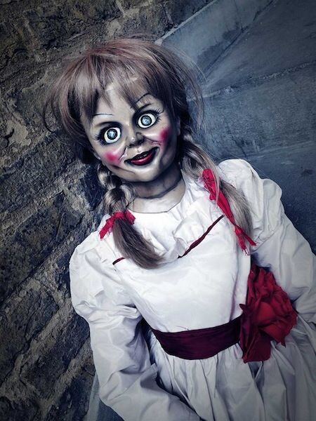 I want an annabelle piece on me! Zombie Ballerina, Annabelle Halloween, Scary Baby Dolls, Corpse Bride Makeup, Annabelle Doll, Creepy Baby Dolls, Halloween Coustumes, Doll Halloween Costume, Horror Pictures