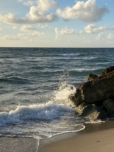 Ocean Beach Photography, Waves On Beach, Pretty Water, Friends Drawing, Beach Post, Waves On The Beach, Ocean Images, Beach Wall Collage, Beach Shore