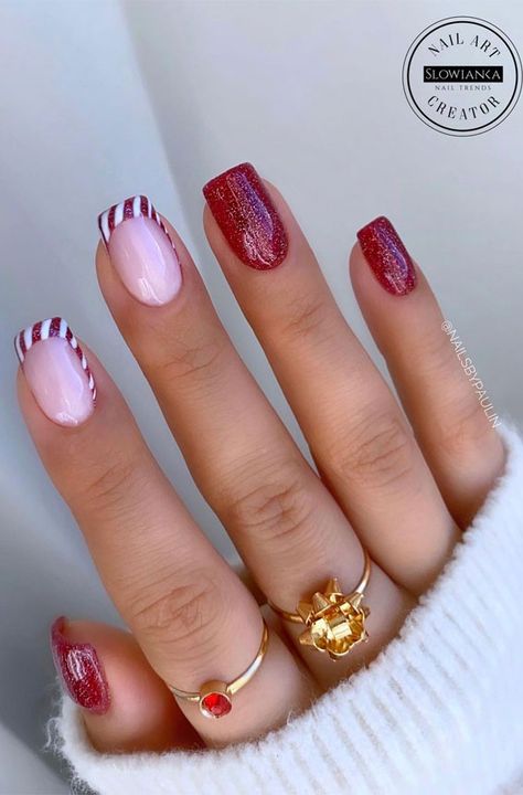 red christmas nails, candy cane tip christmas nails, holiday christmas nails, christmas nails 2021 Unghie Sfumate, Candy Cane Nails, December Nails, Red Christmas Nails, Cute Christmas Nails, Christmas Gel Nails, Her Nails, Nail Candy, Cute Gel Nails