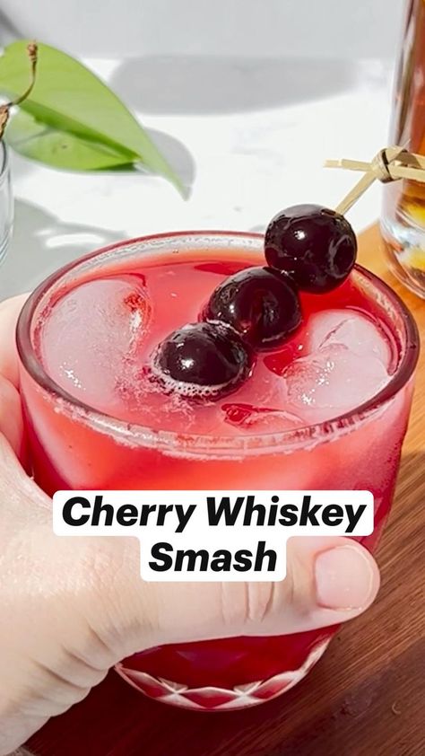 Cherry Whiskey Sour, Good Whiskey Drinks, Amaretto Recipe, Cherry Whiskey, Whiskey Smash, Best Whiskey, Liquor Recipes, Cocktail Drinks Alcoholic, Bourbon Drinks