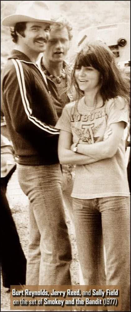 Burt Reynolds, Jerry Reed and Sally Field on location while filming Smokey and the Bandit, 1977.  🎥 Jerry Reed, Sally Field, The Bandit, Smokey And The Bandit, Burt Reynolds, Hollywood Legends, Movie Clip, Hollywood Actor, Monster Truck