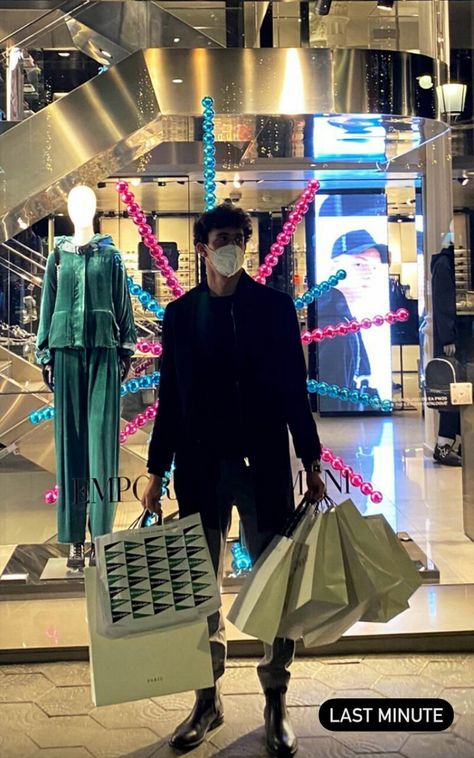 Rich Boy Outfits, Xavier Serrano, Rich Boy, Going Shopping, Addicted Series, Photography Poses For Men, Poses For Men, Shawn Mendes, Old Money