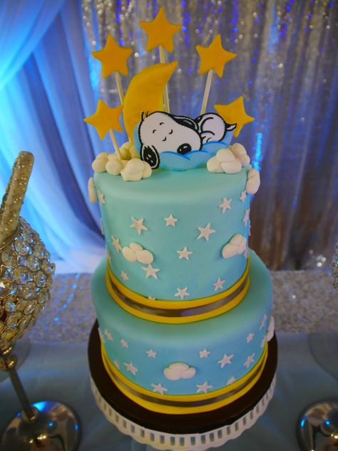 Snoopy Gender Reveal, Snoopy Themed Baby Shower Ideas, Charlie Brown Baby Shower Ideas, Peanuts Baby Shower Ideas, Snoopy Cake Ideas, Snoopy Baby Shower Cake, Snoopy Baby Shower Decorations, Snoopy Baby Shower Ideas, Snoopy Baby Shower Theme