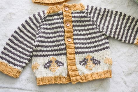 Bee Sweater, Baby Jackets Pattern, Baby Cardigan Knitting Pattern Free, Crochet Baby Boots, Baby Sweater Patterns, Baby Sweater Knitting Pattern, Knit Baby Sweaters, Baby Cardigan Knitting Pattern, Baby Knitwear