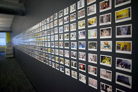 Magnetic wall: Did you know that you can turn any wall magnetic by painting it with magnetic primer? Communications company M Booth did this with one of its walls, then sent out employees onto the streets of NYC with Fujifilm Instax cameras. The result is this impressive wall displaying 800 instant photos! Magnetic Paint, Wall Primer, Photo Wall Display, Polaroid Wall, Photo Deco, Deco Studio, Wall Of Fame, Rust Oleum, Instant Photos