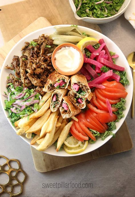 Shawarma Platter Ideas, Shawarma Ideas, Shawarma Platter, Shawarma Place, Chicken Shawarma Sandwich, Ramadan Campaign, Beef Shawarma, Shish Tawook, Arab Food