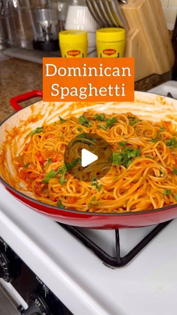 Michelle Disla on Instagram: "Dominican-style spaghetti, or ‘epagetti’ in Spanglish, is a house-hold staple, made better with @maggiusa Whatever you make, Imaggine it with Maggi! #ad #ImaggínateloconMaggi #bigmamacooks #spaghetti #espaguetis    Ingredients ⬇️ 1 lb spaghetti # 8 5 cups water 1 tsp salt 1 tbsp oil + 1 more 1 tsp garlic paste 1 sm red onion ½ cubanelle pepper ½ red bell pepper 1 tbsp olives with the juice Fresh cilantro 1 heaping tbsp tomato paste 1 tbsp Maggi Chicken Flavored Bouillon Powder 1 cup of pasta water ½ cup evaporated milk 1 tbsp butter" Dominican Spaghetti Recipes, Spaghetti Rojo, Dominican Spaghetti, Bouillon Powder, Dominican Style, Cubanelle Pepper, Spaghetti With Ground Beef, Spaghetti Recipes Easy, Red Spaghetti