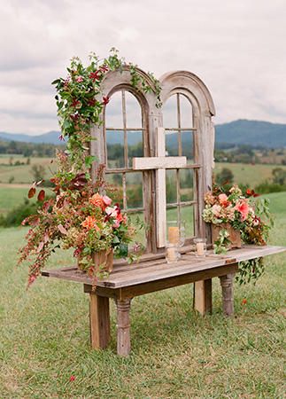 Vintage window backdrop | 15 Fab Ways to Incorporate Antiques into your wedding decor | Vintage weddings Wedding Ceremony Ideas, Church Decorations, Vintage Wedding Theme, Vintage Wedding Decorations, Deco Floral, Virginia Weddings, Wedding Floral, Ceremony Decorations, Mountain Wedding