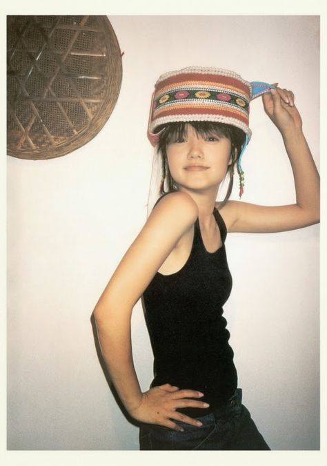 Faces: Aoi Miyazaki - 30 November 1985 Aoi Miyazaki, 일본 패션, Asian Short Hair, Pose Reference Photo, Miyazaki, I Love Girls, Drawing People, Festival Captain Hat, Mars