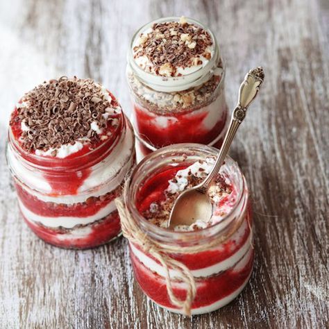 Coconut Choc Jam Nutty Yoghurt Pots Healthy Mummy Recipes, Coconut Jam, Sugar Free Jam, Cheesecake In A Jar, Healthy Mummy, Dessert In A Jar, Banoffee Pie, Dessert Aux Fruits, Low Carb Dessert