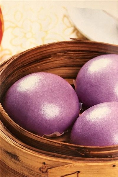 Taro Steamed Buns, Taro Bun, Taro Buns, Ghibli Recipes, Manapua Recipe, Fantasy Cafe, Asian Bakery, Steam Buns Recipe, Colorful Recipes