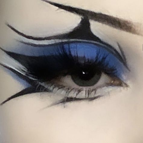 Goth Makeup Looks, Rock Makeup, Concert Makeup, Blue Makeup Looks, Alt Makeup, Graphic Makeup, Edgy Makeup, Goth Makeup, Eye Makeup Art