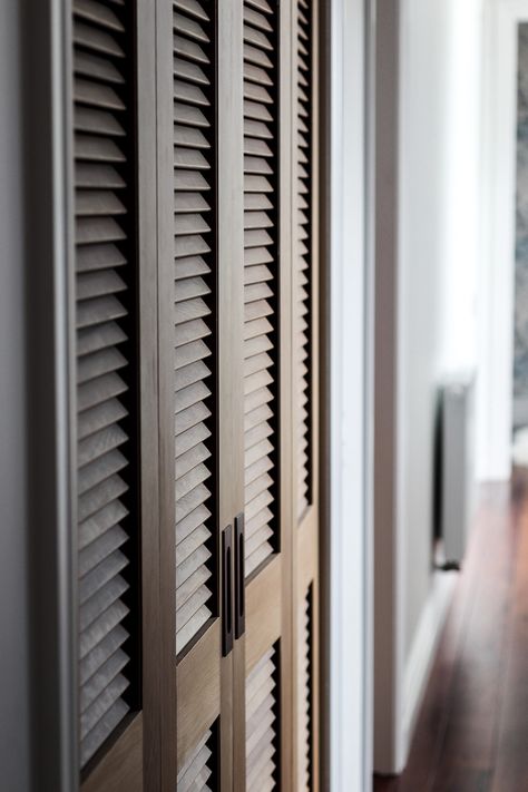 Slated Wardrobe Doors, Louvered Cabinet Doors, Interior Design Luxury Modern, Urban Furniture Design, Hallway Cabinet, Bedroom Cupboards, Interior Shutters, Linen Cupboard, Wardrobe Designs