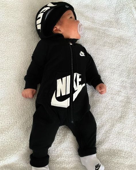 ＢＡＢＹ ＪＡＨＭＡＲＩ on Instagram: “Little baba #baby #babyboy #babynike #babyswag #nike #babiesofinstagram #babies #newborn #babyfashion” Baby Boy Soccer, Baby Nike, Sports Baby, Baby Swag, Babies Newborn, Mixed Babies, Baby Outfit, Baby Boy Outfits, Sport Outfits