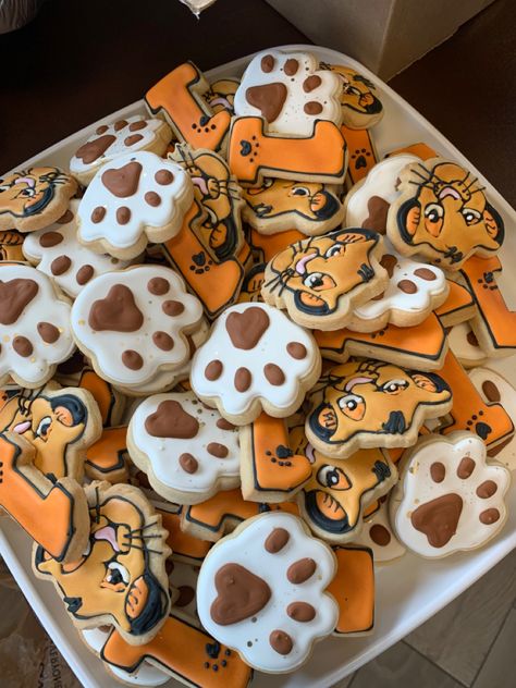 #lionking #simba #babyshower #babybirthday Simba Cookies, Baby Simba, Ice Pops, Baby Birthday, 4th Birthday, Lion King, Birthday Theme, Birthday, Leon