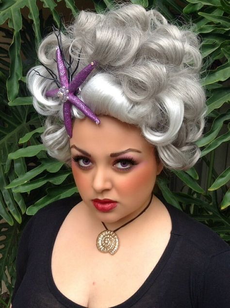 Disney Villains Ursula Wig features a glamorous grey updo for an ... Ursula Updo, Ursula Costume Makeup, Ursula Hair, Ursula Wig, Ursula Cosplay, Ursula Costume, Mermaid Parade, Little Mermaid Costume, Halloween 2014