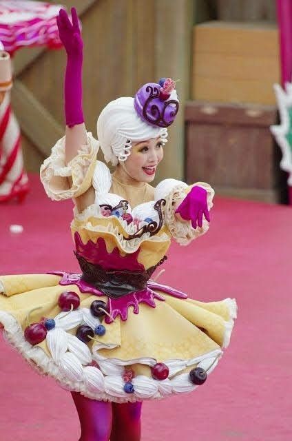 Candyland Cosplay, Breakfast Dress, Breakfast Princess, Cake Costume, Candy Fashion, Japan Christmas, Disney Parade, Candy Costumes, Food Costumes