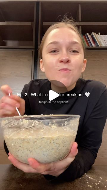 Two Raw Sisters on Instagram: "Ep. 2 | What to make for breakfast 👉🏼 SAVE THIS RECIPE! Peanut Butter Banana Oats is one of the top-saved recipes on our app and our all-time favourite flavour combination. 😊 We make 2-3 batches at a time so it saves us having to make it every night or morning before work. Serves: 2 Time: 10 minutes INGREDIENTS 🍌 Soaked Oats: ⅔ cup rolled oats (GF option: soaked buckwheat groats) ½ cup dried coconut 1 tbsp chia seeds 1 banana, mashed 1 ½ cup plant based or dairy milk 1 tbsp maple syrup ½ tsp sea salt 2 tbsp peanut butter Low FODMAP - use an unripe banana METHOD 🍌 Place all the soaked oats ingredients into a bowl and mix to combine. Place in the fridge to soak for a minimum of 15 minutes. When you are ready to eat the soaked oats, top with any Rolled Oats Breakfast, What To Make For Breakfast, Soaked Oats, Peanut Butter Banana Oats, Unripe Banana, Dried Coconut, Cup Plant, Buckwheat Groats, Dry Coconut