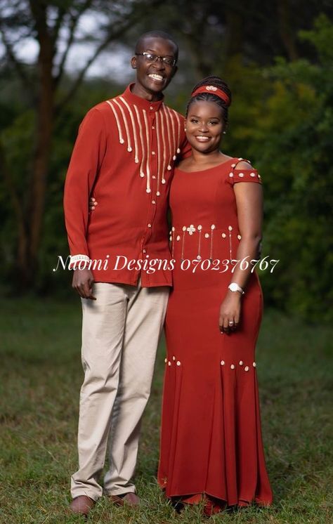 Kitenge Designs For Couples, Ruracio Outfits For Couples Kikuyu, Ruracio Outfits For Ladies Kenya, Kikuyu Traditional Attire Men, Masai Dress Designs, Ruracio Outfits For Couples, Modern Traditional Outfits African, Ruracio Outfits For Ladies Kikuyu, Kikuyu Traditional Wedding Dress