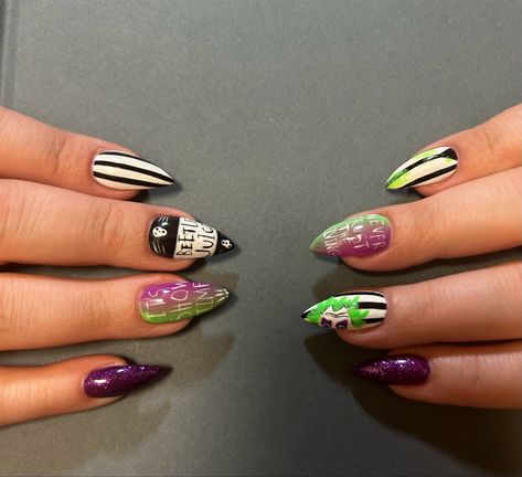 Halloween Beetle juice arcylic nail art Bettle Juice Nail Ideas Short, Beetlegeuse Nails, Beatle Juice Nail Art, Bettle Juice Nail Ideas, Beetlejuice Nails Acrylic, Tim Burton Nail Art, Beetlejuice Nail Designs, Tim Burton Nails, Beetlejuice Nail Art