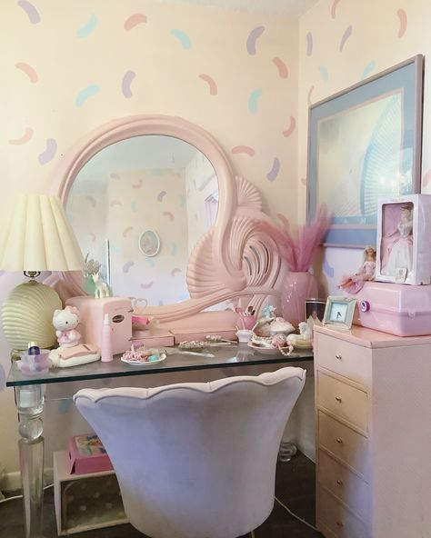 Pink Mid Century Modern Bedroom, Pastel Vanity, Pink Retro Bedroom Aesthetic, Post Modern Decor, Pastel Retro Bedroom, Pastel 80s Aesthetic, 80s Glam Bedroom, 80s Vanity Aesthetic, 80s Glam Furniture