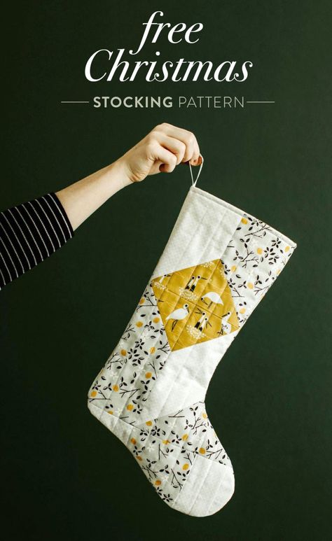 Quilted Christmas Stocking Pattern, Stocking Template, Christmas Stockings Sewing, Stocking Tutorial, Diy Sy, Quilted Christmas Stockings, Christmas Sewing Projects, Stockings Christmas, Sewing Machine Projects