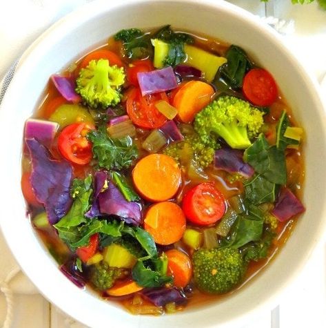 Cleansing Detox Soup » The Glowing Fridge Recipes With Carrots, Green Lentil Recipes, Carrots Broccoli, Low Calorie Soup, Pastas Recipes, Green Soup, Natural Detox Drinks, Smoothie Detox, Detox Soup