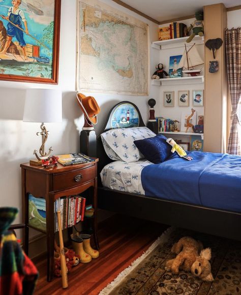 Eclectic Boys Bedroom, Small Boy Room Ideas, Boyhood Room, Cottage Boys Room, Eclectic Boys Room, Travel Inspired Bedroom, Vintage Little Boys Room, Toddler Boy Rooms, Classic Kids Bedroom