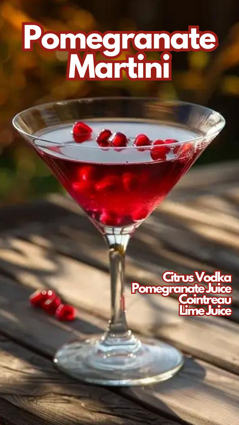 Pomegranate Martini Martini Variations, Fruity Rum Drinks, Cointreau Cocktails, Pomegranate Vodka, Cocktail Cards, Easy Summer Cocktail Recipes, Pomegranate Cocktails, Vodka Cocktails Easy, Pomegranate Martini