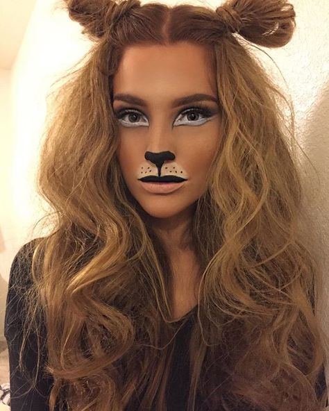 Maquiagem bicho/leão carnaval Lion Makeup, Lion Halloween, Lion King Costume, Halloweenský Makeup, Animal Makeup, King Costume, Lion Costume, Circus Costume, Halloween Costumes Makeup