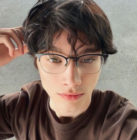 Japanese Boyfriend, Models To Draw, One Punch Man Manga, Pose Reference Photo, Boy Hairstyles, Attack On Titan Anime, One Punch Man, Mens Glasses, Male Beauty