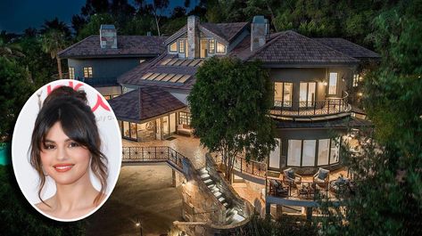 Selena Gomez Buys Tom Petty’s Former Mansion—Let’s Spin Through Selena’s Property Past Selena Gomez House, Wizards Of Waverly, Beautiful California, Wizards Of Waverly Place, Waverly Place, Instagram Queen, Massage Room, Tom Petty, Saltwater Pool