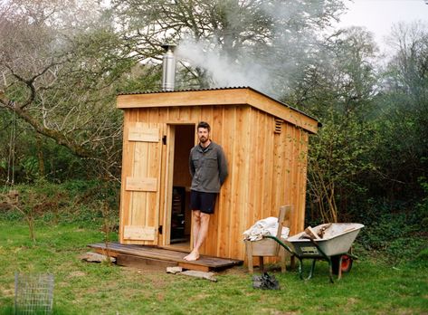 Inside the wild saunas of Britain | Financial Times Small Backyard Sauna, Homemade Sauna Diy, Diy Outdoor Sauna, Homemade Sauna, Rustic Saunas, Sauna Outdoor, Sauna Ideas, Diy Sauna, Sauna Shower