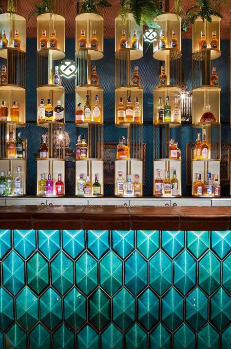 Bar Lounge Design, Bar Counter Design, Bar In Casa, Bar Sala, Nightclub Design, Bar Interior Design, Luxury Bar, Bar Displays, Bar Interior