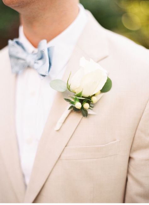 Grooms bout Eskimo rose bud white hypericum berries and silver dollar euk. Photo by Marissa Lambert photography White Hypericum, Amber Smith, White Rose Boutonniere, White Lisianthus, Hypericum Berries, Rose Boutonniere, Rose Bud, Silver Dollar, Rose Buds