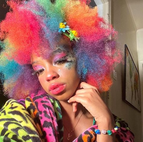 Clown Hair, Good Dye Young, Sally Beauty Supply, 2000s Outfit, Bold Hair Color, Hair Tint, Photography Diy, Artist Photography, Bright Hair Colors