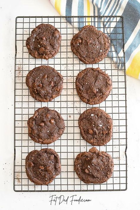 Looking for a delicious cookie recipe that will satisfy your sweet tooth? Look no further than this Copycat Crumbl Brownie Batter Cookie recipe. Made with just a few simple ingredients, these cookies are big, soft, and full of rich chocolate flavor. Plus, this recipe yields a large batch, so you can keep some in your freezer for when the mood strikes. Crumbl Cookie Copycat Recipes are a great way to enjoy your favorite Crumbl cookies without having to leave home. These recipes are easy to follow Cookie Copycat Recipes, Crumbl Cookie Copycat, Best Brownie Mix, Betty Crocker Fudge Brownies, Oreo Balls Recipe, Cool Whip Cookies, Perfect Brownies, Crumbl Cookies, Winter Cooking